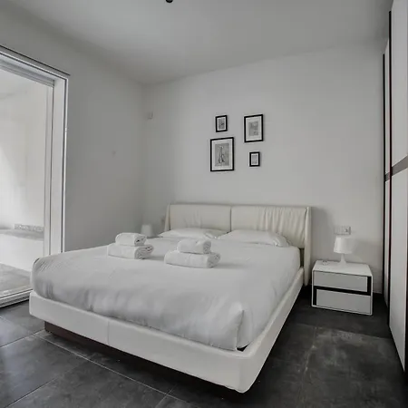 Lägenhet Just Urban - With 40sqm Terrace - Solari Milano
